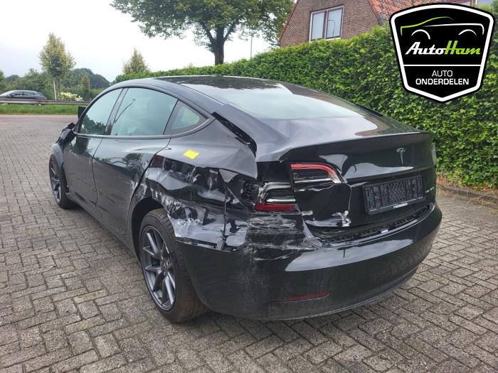 Tesla Model 3 Sloopvoertuig (2022, Zwart)