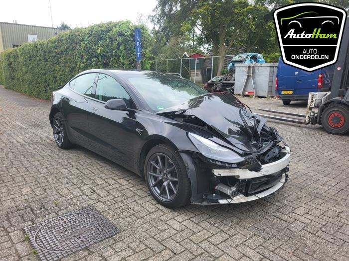 Tesla Model 3 Sloopvoertuig (2022, Zwart)