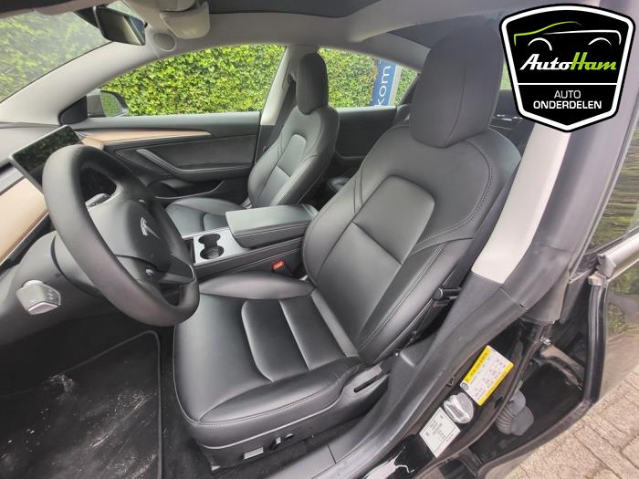 Tesla Model 3 Sloopvoertuig (2022, Zwart)