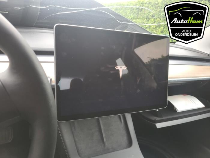 Tesla Model 3 Sloopvoertuig (2022, Zwart)