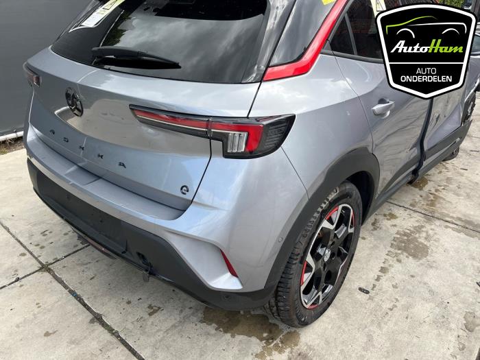 Opel Mokka Mokka-e, Electric 50 kWh Skrotfordon (2022, GRIJS)