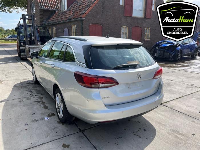 Opel Astra K Sports Tourer 1.6 CDTI 110 16V Sloopvoertuig (2016, Zilvergrijs)