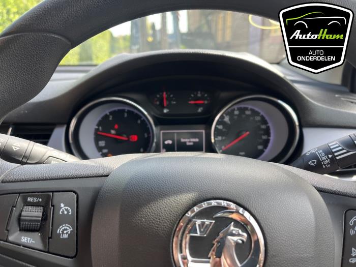 Opel Astra K Sports Tourer 1.6 CDTI 110 16V Sloopvoertuig (2016, Zilvergrijs)