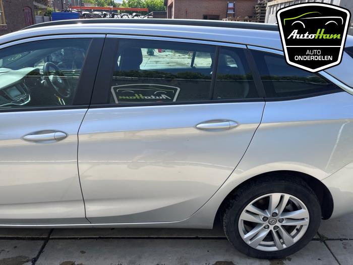 Opel Astra K Sports Tourer 1.6 CDTI 110 16V Sloopvoertuig (2016, Zilvergrijs)