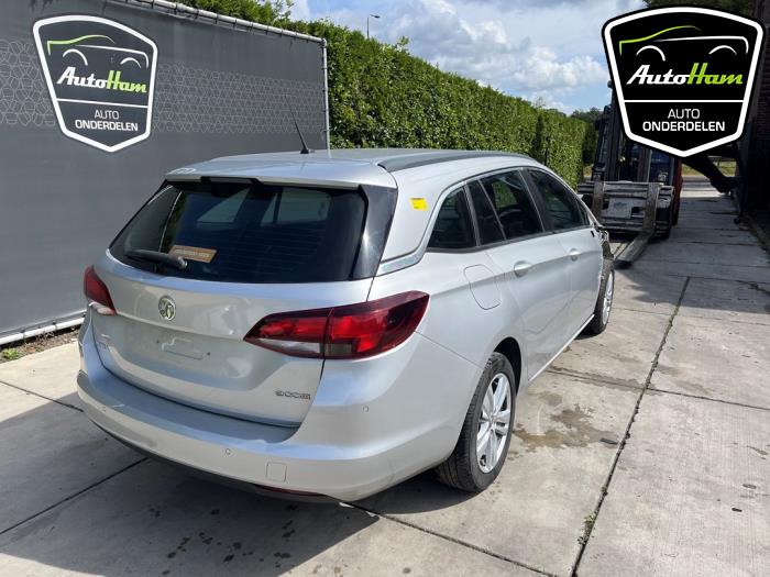 Opel Astra K Sports Tourer 1.6 CDTI 110 16V Sloopvoertuig (2016, Zilvergrijs)