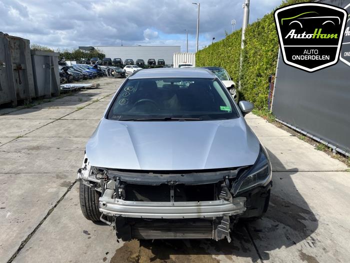 Opel Astra K Sports Tourer 1.6 CDTI 110 16V Sloopvoertuig (2016, Zilvergrijs)