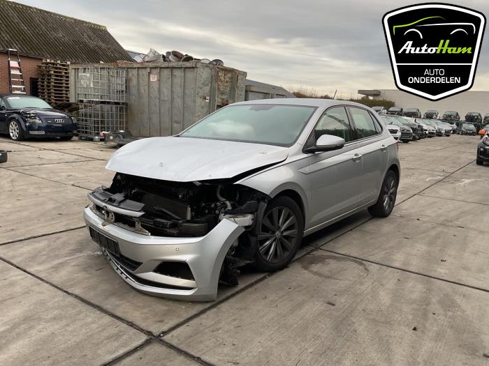 Volkswagen Polo VI 1.0 TSI 12V Samochód złomowany (2018, Szary)
