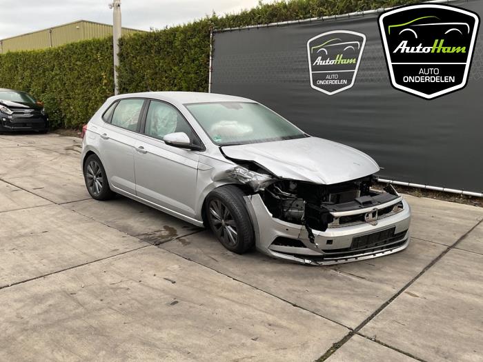 Volkswagen Polo VI 1.0 TSI 12V Samochód złomowany (2018, Szary)