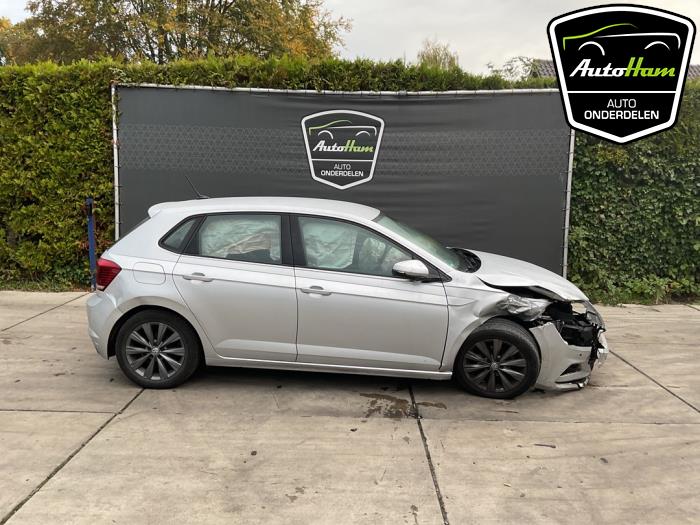 Volkswagen Polo VI 1.0 TSI 12V Samochód złomowany (2018, Szary)
