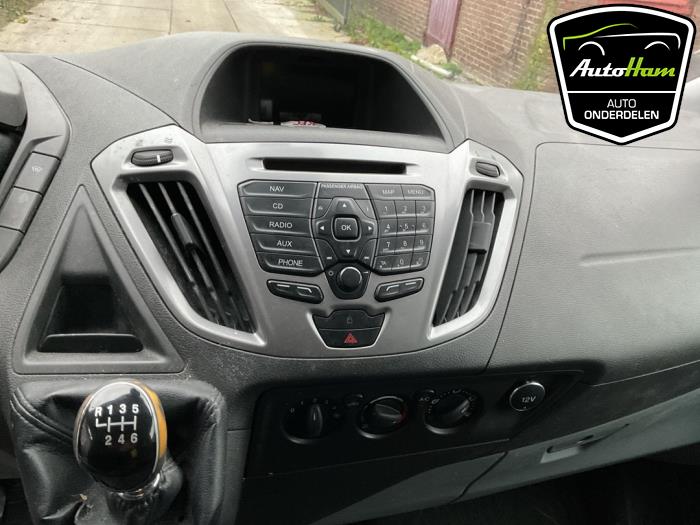 Ford Transit Custom 2.2 TDCi 16V Skrotfordon (2014, ZILVERGRIJS)