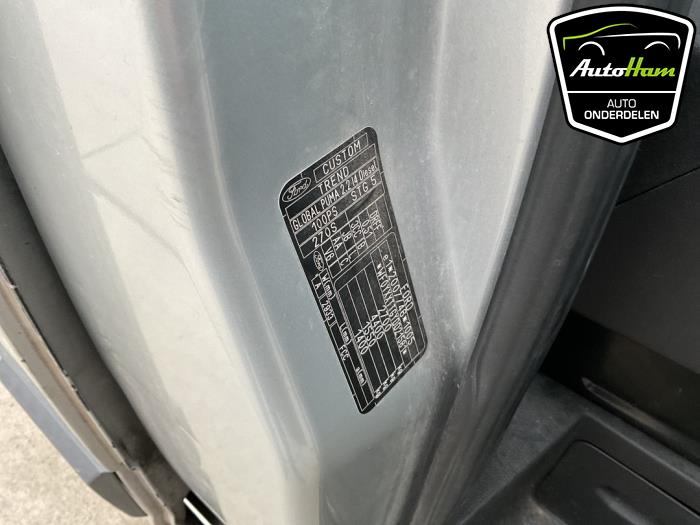 Ford Transit Custom 2.2 TDCi 16V Skrotfordon (2014, ZILVERGRIJS)