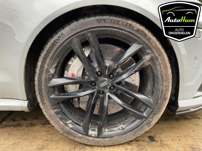 Audi RS 6 Avant 4.0 V8 TFSI 32V Skrotfordon (2015, GRIJS)