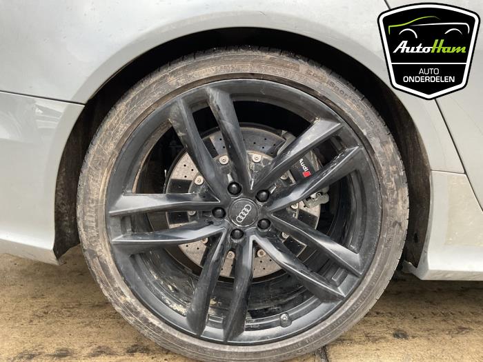 Audi RS 6 Avant 4.0 V8 TFSI 32V Skrotfordon (2015, GRIJS)