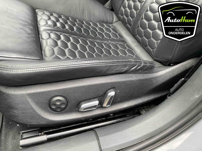 Audi RS 6 Avant 4.0 V8 TFSI 32V Skrotfordon (2015, GRIJS)