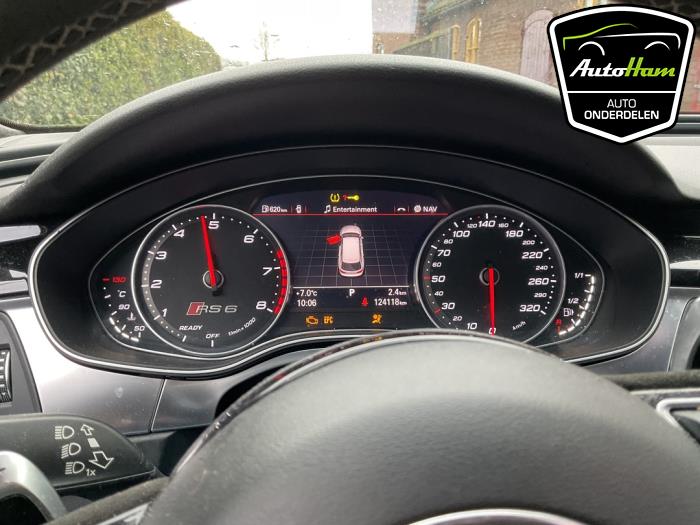 Audi RS 6 Avant 4.0 V8 TFSI 32V Skrotfordon (2015, GRIJS)