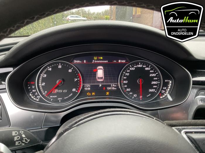 Audi RS 6 Avant 4.0 V8 TFSI 32V Skrotfordon (2015, GRIJS)