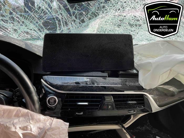 BMW 5 serie Touring 530i 2.0 TwinPower Turbo 16V Mild Hybrid Skrotfordon (2021, ZWART)