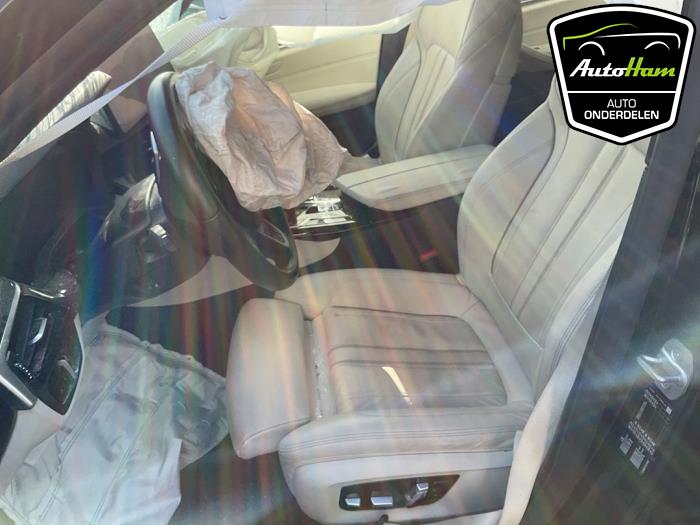 BMW 5 serie Touring 530i 2.0 TwinPower Turbo 16V Mild Hybrid Skrotfordon (2021, ZWART)