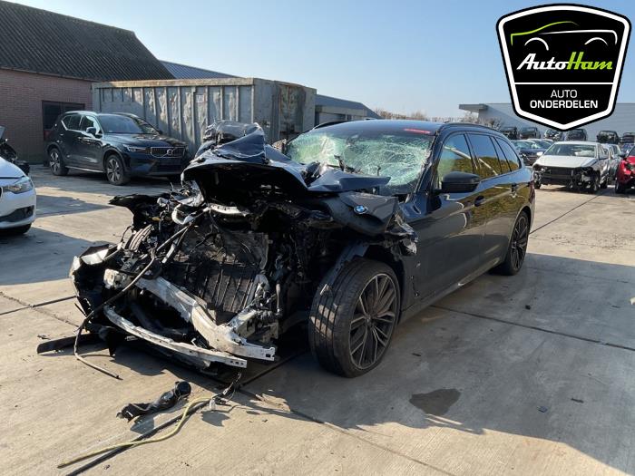 BMW 5 serie Touring 530i 2.0 TwinPower Turbo 16V Mild Hybrid Skrotfordon (2021, ZWART)