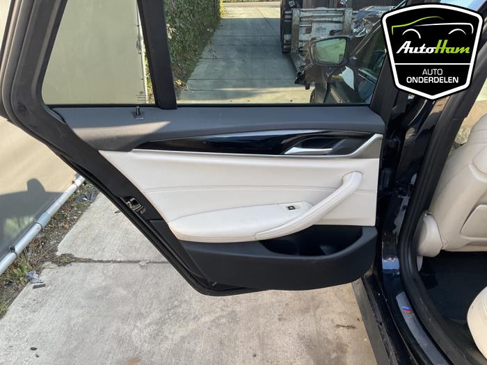 BMW 5 serie Touring 530i 2.0 TwinPower Turbo 16V Mild Hybrid Skrotfordon (2021, ZWART)