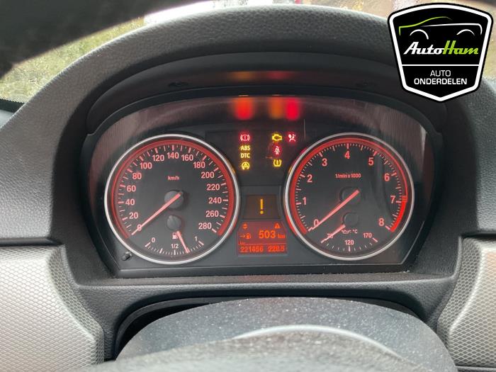 BMW 3 serie 325i 24V Sloopvoertuig (2011, Zwart)