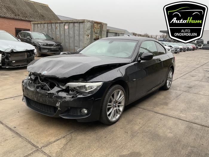 BMW 3 serie 325i 24V Sloopvoertuig (2011, Zwart)