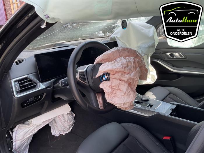 BMW 3 serie Touring 330e 2.0 TwinPower Turbo 16V Sloopvoertuig (2023, Zwart)