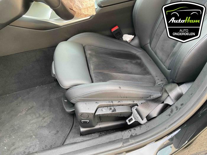 BMW 3 serie Touring 330e 2.0 TwinPower Turbo 16V Sloopvoertuig (2023, Zwart)