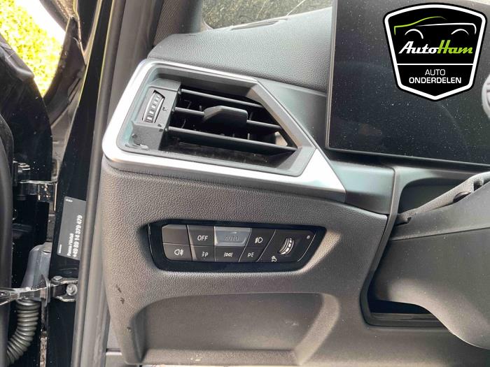 BMW 3 serie Touring 330e 2.0 TwinPower Turbo 16V Sloopvoertuig (2023, Zwart)