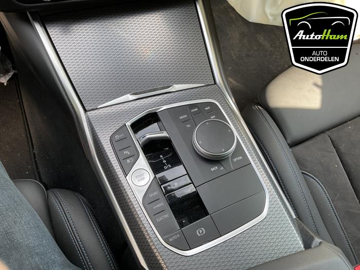 BMW 3 serie Touring 330e 2.0 TwinPower Turbo 16V Sloopvoertuig (2023, Zwart)