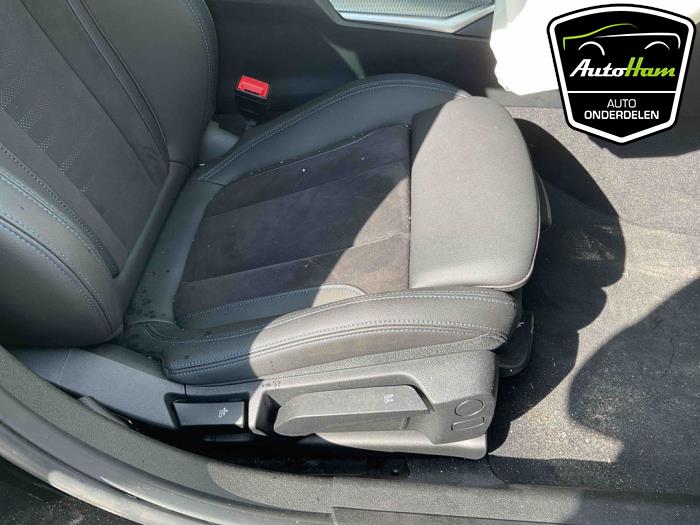 BMW 3 serie Touring 330e 2.0 TwinPower Turbo 16V Sloopvoertuig (2023, Zwart)