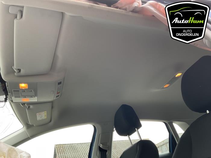 Volkswagen Polo VI 1.0 TSI 12V Skrotfordon (2022, BLAUW)