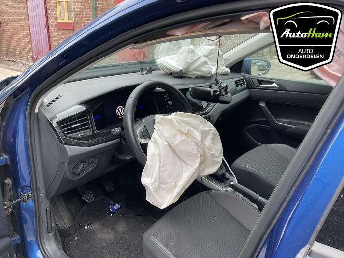 Volkswagen Polo VI 1.0 TSI 12V Skrotfordon (2022, BLAUW)