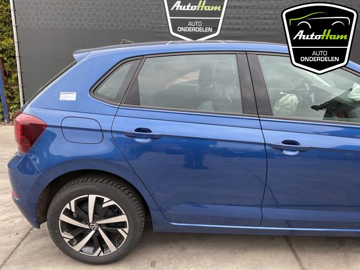 Volkswagen Polo VI 1.0 TSI 12V Skrotfordon (2022, BLAUW)