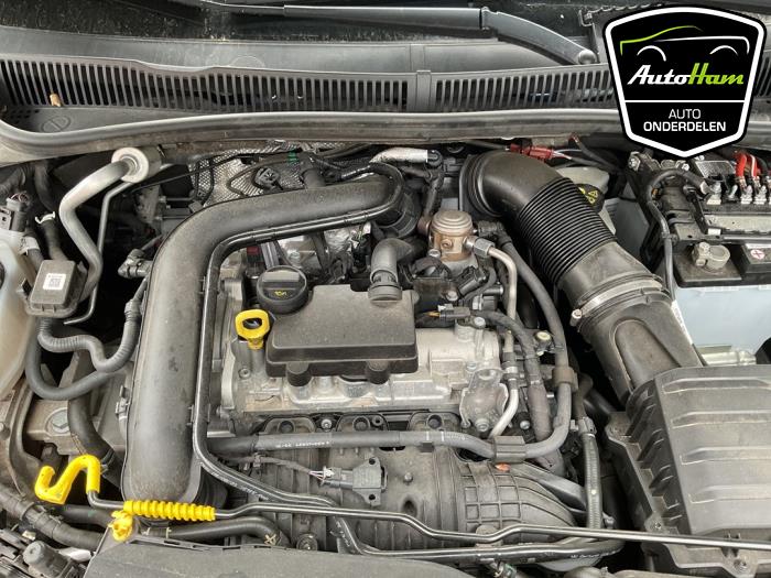 Volkswagen Polo VI 1.0 TSI 12V Skrotfordon (2022, BLAUW)