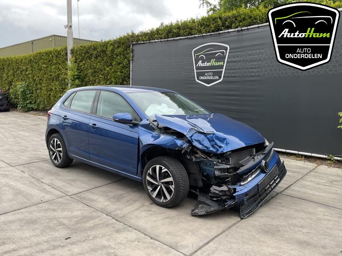 Volkswagen Polo VI 1.0 TSI 12V Skrotfordon (2022, BLAUW)