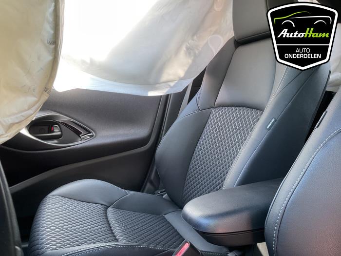 Toyota Yaris IV 1.5 12V Hybrid 115 Skrotfordon (2023, ROOD)