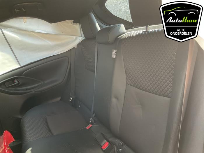 Toyota Yaris IV 1.5 12V Hybrid 115 Skrotfordon (2023, ROOD)