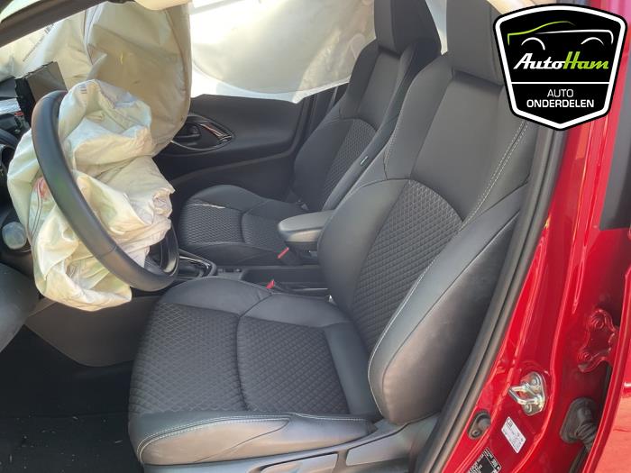 Toyota Yaris IV 1.5 12V Hybrid 115 Skrotfordon (2023, ROOD)