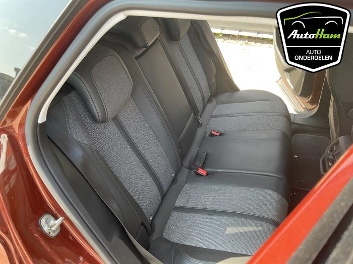 Peugeot 3008 II 1.2 12V e-THP PureTech 130 Skrotfordon (2018, BRUIN)