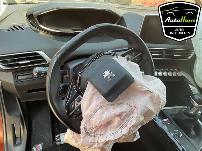 Peugeot 3008 II 1.2 12V e-THP PureTech 130 Skrotfordon (2018, BRUIN)