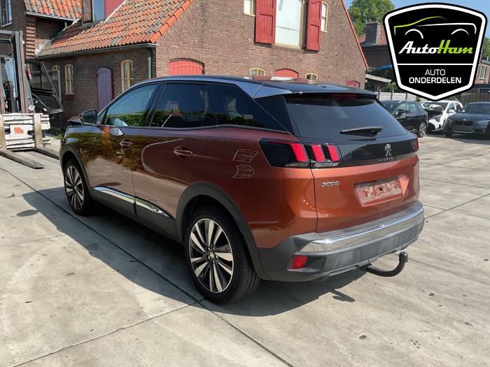 Peugeot 3008 II 1.2 12V e-THP PureTech 130 Skrotfordon (2018, BRUIN)