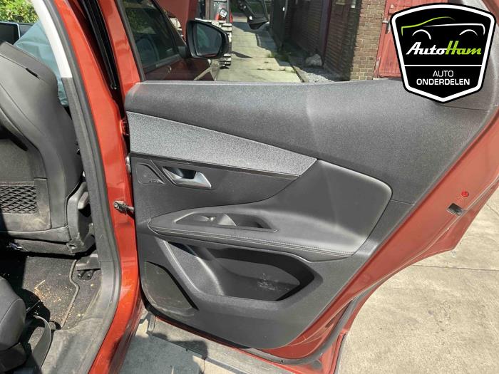 Peugeot 3008 II 1.2 12V e-THP PureTech 130 Skrotfordon (2018, BRUIN)