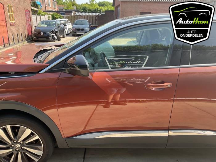 Peugeot 3008 II 1.2 12V e-THP PureTech 130 Skrotfordon (2018, BRUIN)