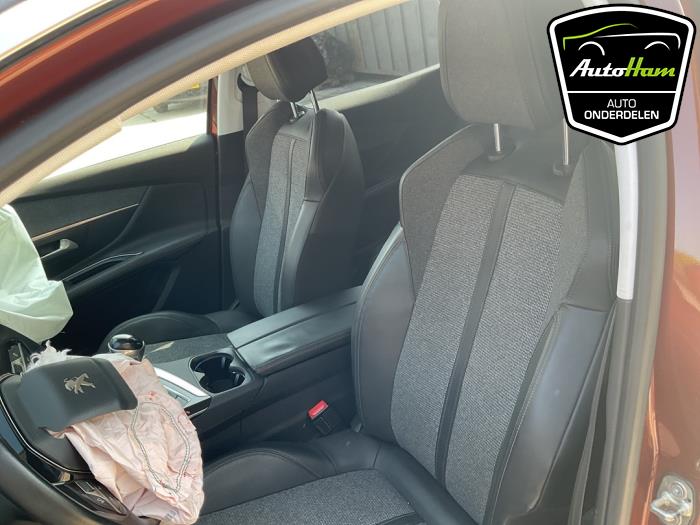 Peugeot 3008 II 1.2 12V e-THP PureTech 130 Skrotfordon (2018, BRUIN)