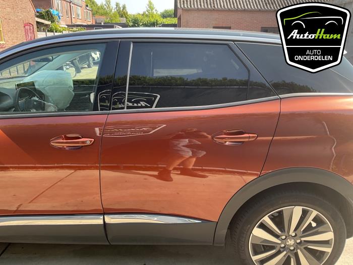 Peugeot 3008 II 1.2 12V e-THP PureTech 130 Skrotfordon (2018, BRUIN)