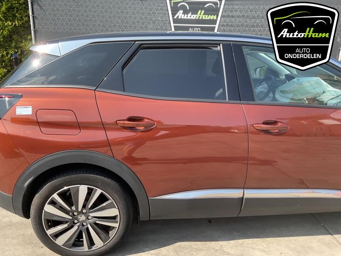 Peugeot 3008 II 1.2 12V e-THP PureTech 130 Skrotfordon (2018, BRUIN)