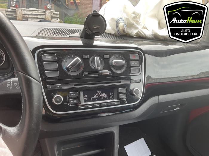 Volkswagen Up! 1.0 12V 75 Skrotfordon (2013, ROOD)