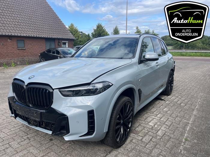 BMW X5 xDrive50e 3.0 24V Skrotfordon (2025, GRIJS)