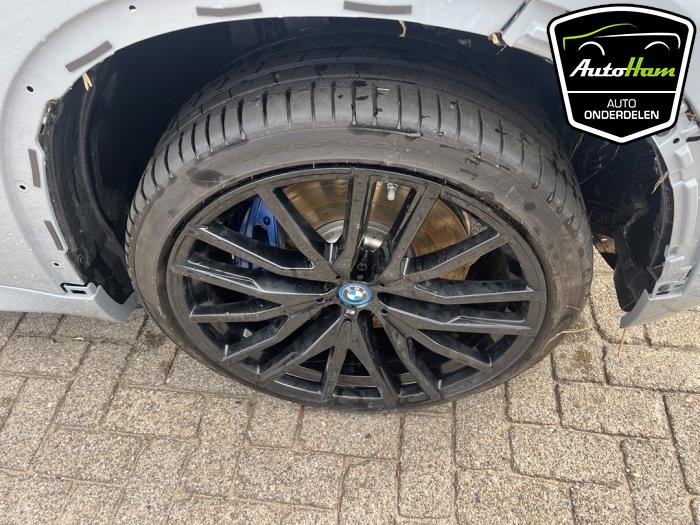BMW X5 xDrive50e 3.0 24V Skrotfordon (2025, GRIJS)